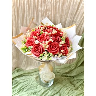 Vörös rózsa örök virágcsokor DeLux